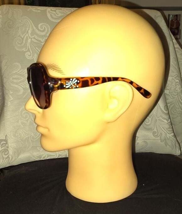 Chic Diva Accessories - Womens Jewel Hinge Butterfly Chic Diva Tortoise Sunglasses with Rhinestone Detai